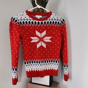 Youth Charter Club Holiday Sweater size medium